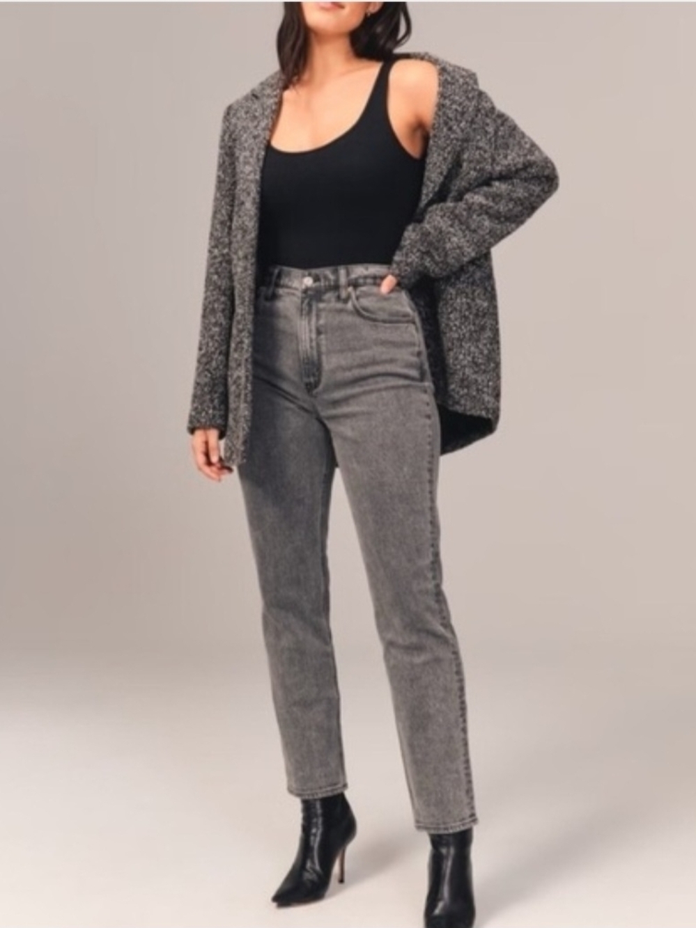 Abercrombie & Fitch High-Rise Straight Jeans in Washed Gray